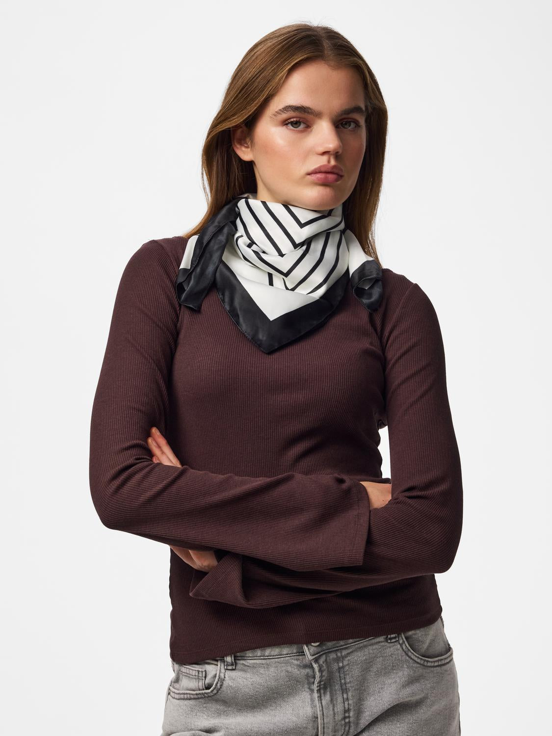 model_shot-front